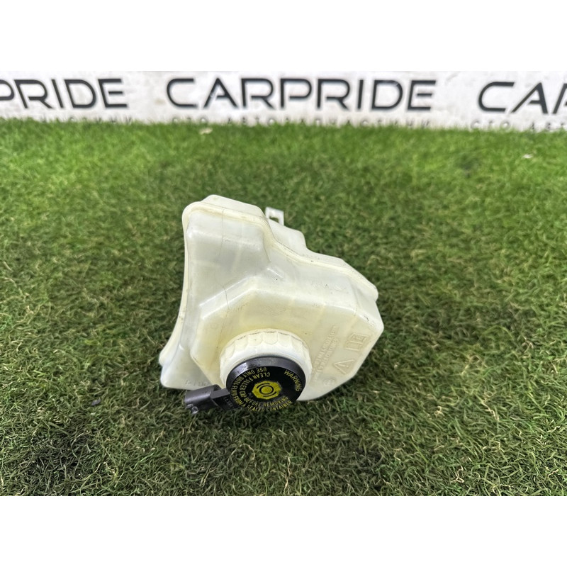 Бачок тормозной жидкости (тормозная система) LAND ROVER Range Rover L405 2016 5.0 LR033628