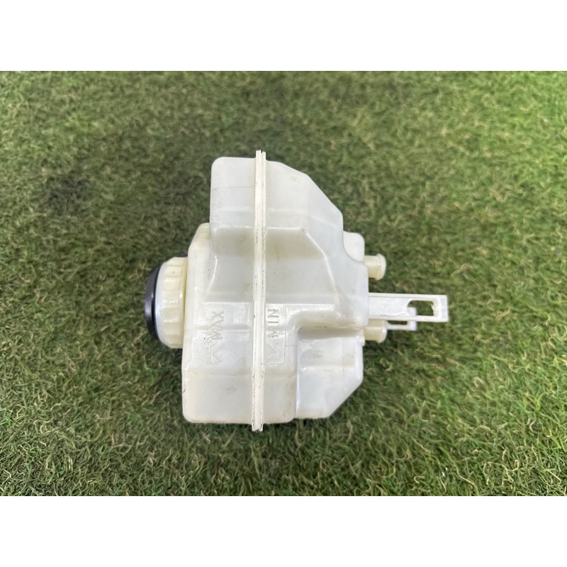 Бачок тормозной жидкости (тормозная система) LAND ROVER Range Rover L405 2016 5.0 LR033628