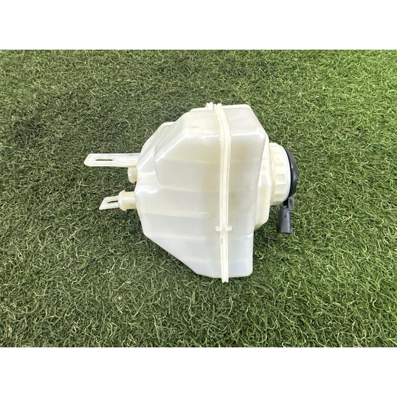 Бачок тормозной жидкости (тормозная система) LAND ROVER Range Rover L405 2016 5.0 LR033628