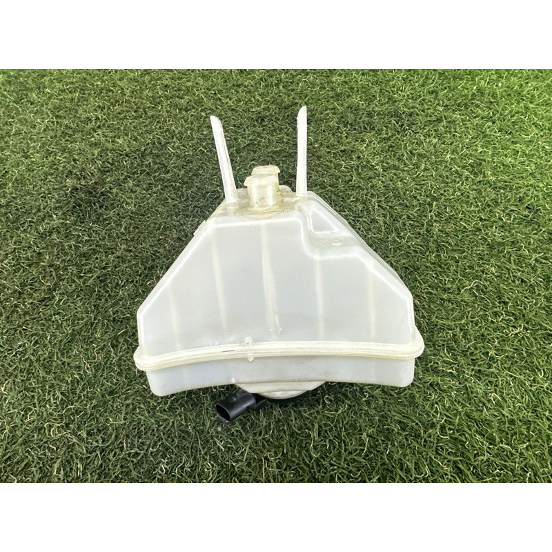 Бачок тормозной жидкости (тормозная система) LAND ROVER Range Rover L405 2016 5.0 LR033628