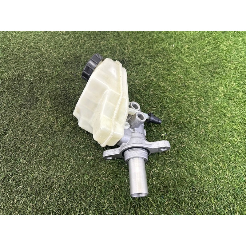 Главный тормозной цилиндр (тормозная система) LAND ROVER Range Rover Evoque L538 2016 2.0 LR061403