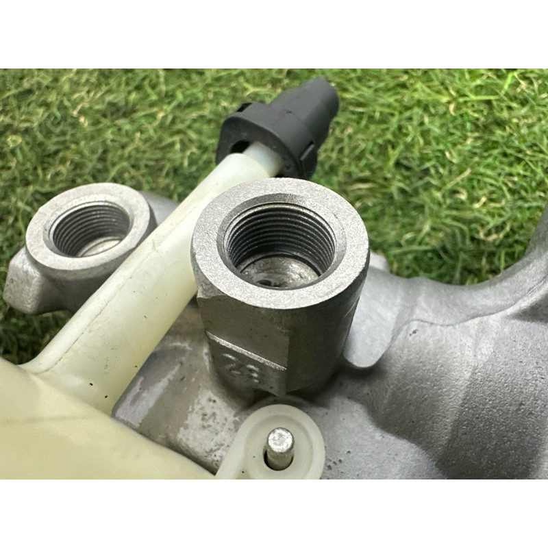 Главный тормозной цилиндр (тормозная система) LAND ROVER Range Rover Evoque L538 2016 2.0 LR061403