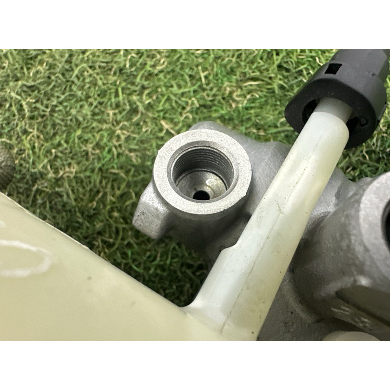 Главный тормозной цилиндр (тормозная система) LAND ROVER Range Rover Evoque L538 2016 2.0 LR061403