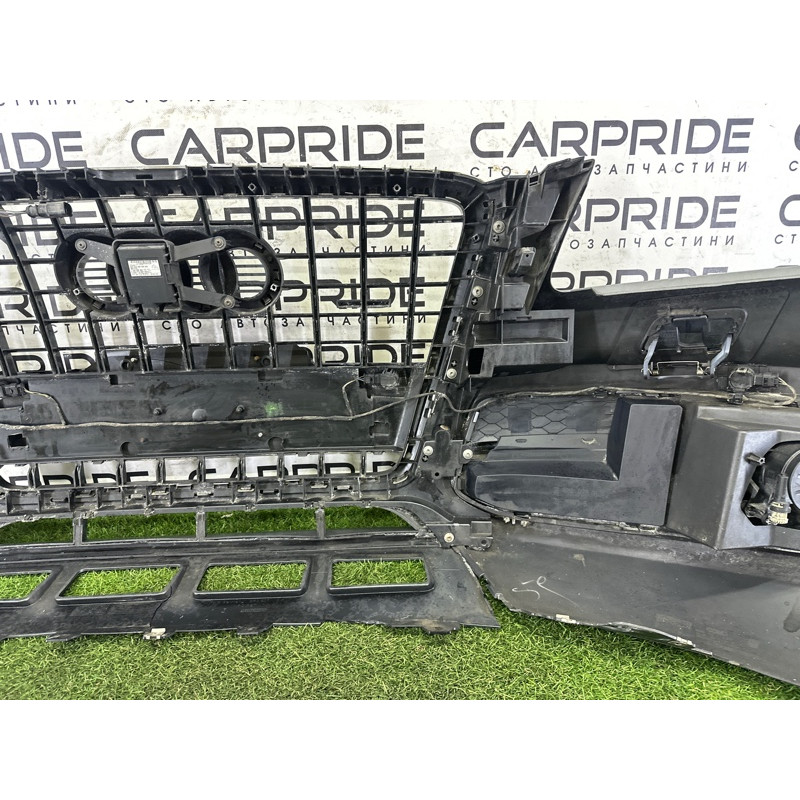 Бампер (наружные элементы кузова) AUDI Q5 8R 2012 3.2 8R0807105CGRU