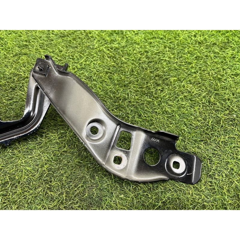 Петля капота (кузов и элементы) Mercedes-Benz EQB 350 X243 2022 A1778801100