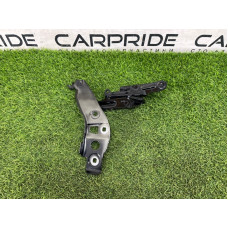 Петля капота