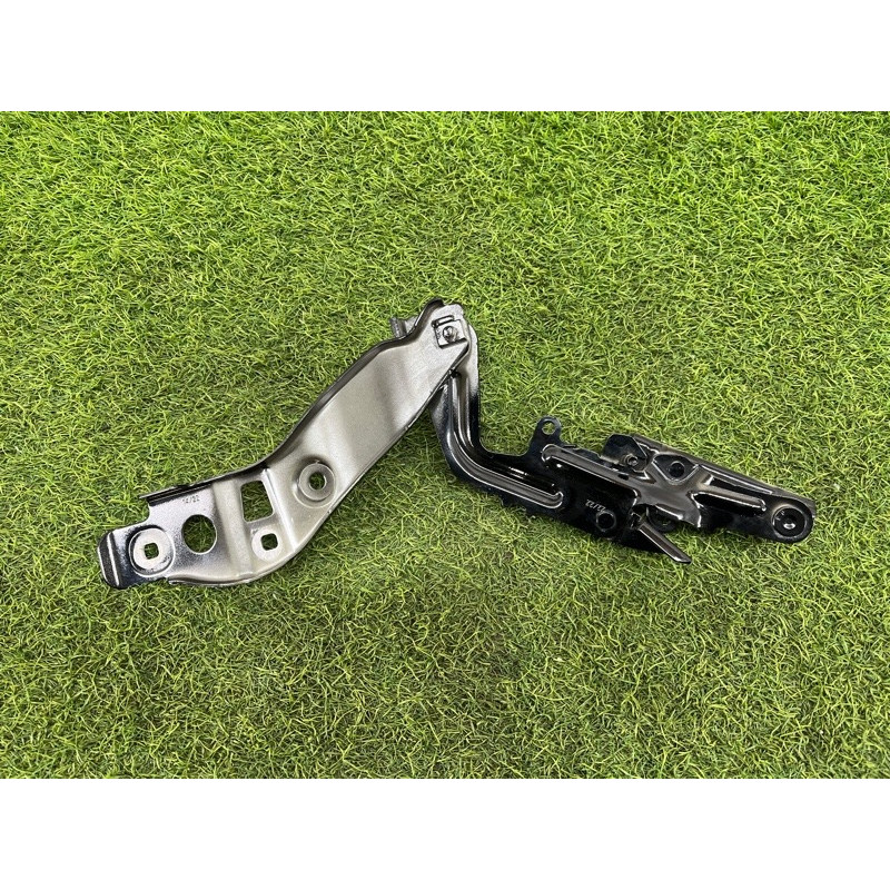 Петля капота (кузов и элементы) Mercedes-Benz EQB 350 X243 2022 A1778801200