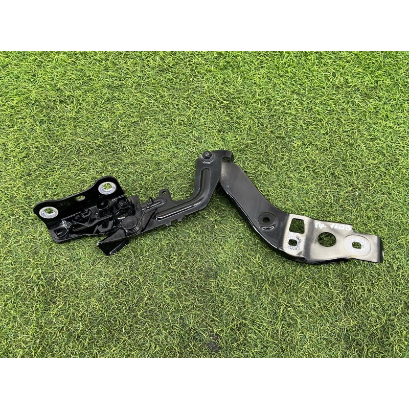 Петля капота (кузов и элементы) Mercedes-Benz EQB 350 X243 2022 A1778801200