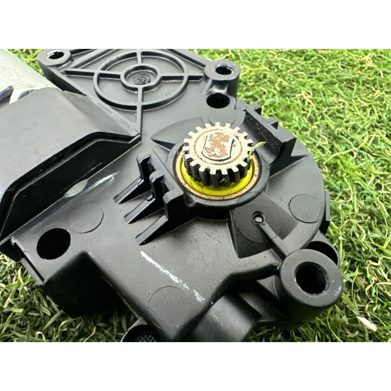 Мотор люка (электрика) BMW X5 F15 2015 4.4 54102993883