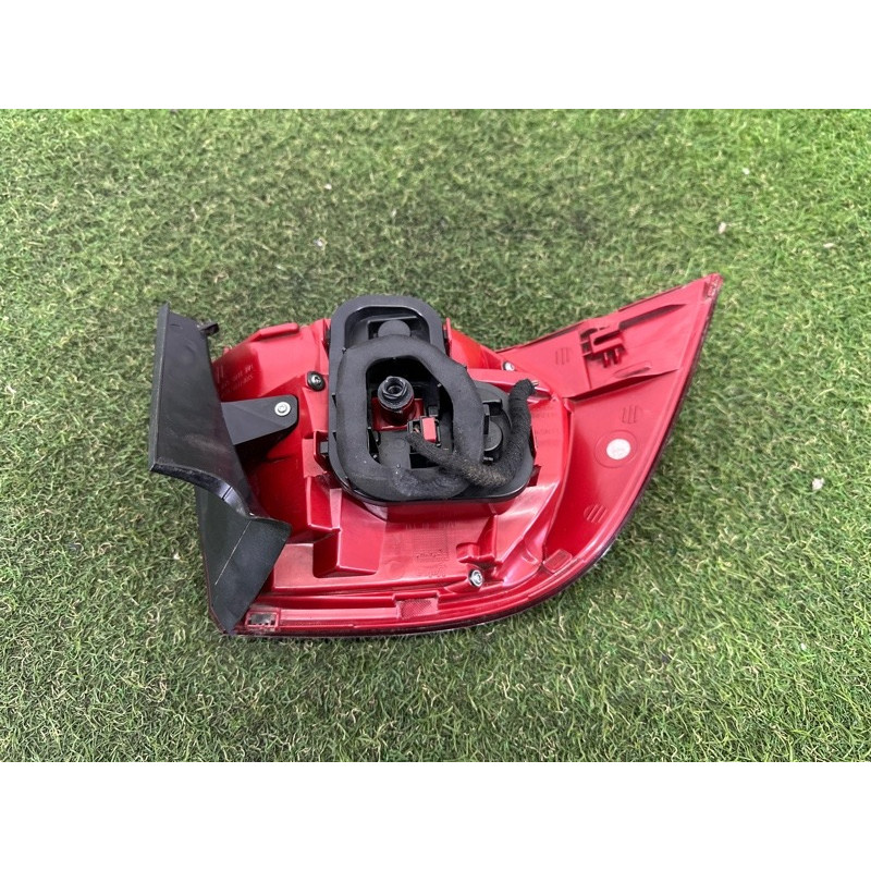 Задній ліхтар (оптика) Volkswagen Touareg NF 2013 3.0 Hybrid 7P6945208A