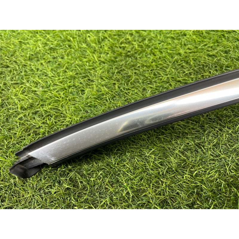 Молдинг стекла (кузов и элементы) Mercedes-Benz EQB 350 X243 2022 A2477252300