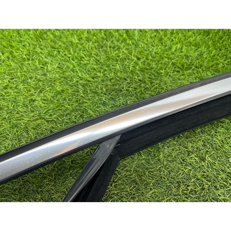 Молдинг стекла (кузов и элементы) Mercedes-Benz EQB 350 X243 2022 A2477252300