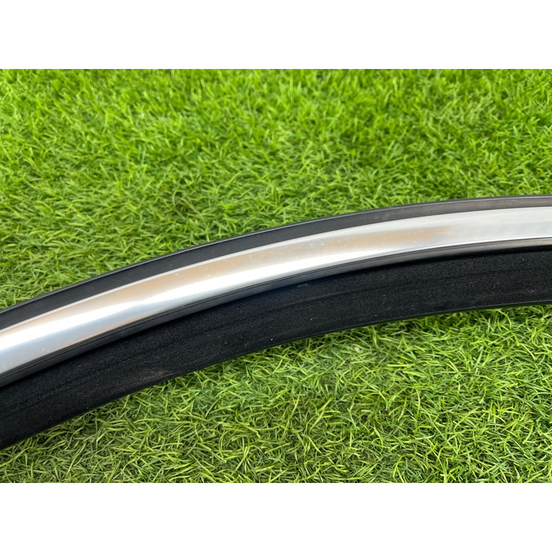 Молдинг стекла (кузов и элементы) Mercedes-Benz EQB 350 X243 2022 A2477252300