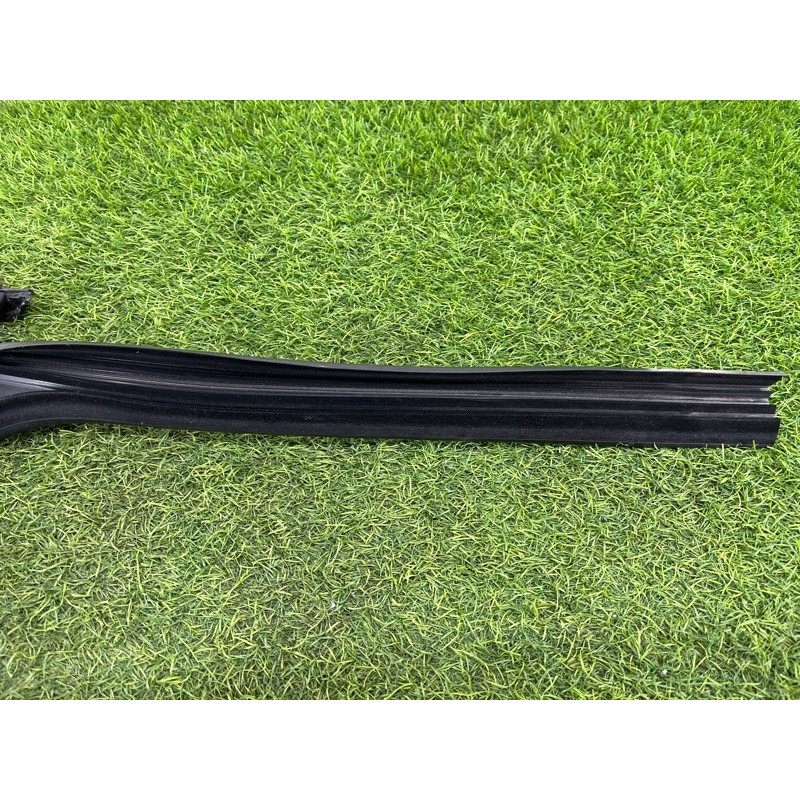 Молдинг стекла (кузов и элементы) Mercedes-Benz EQB 350 X243 2022 A2477252300