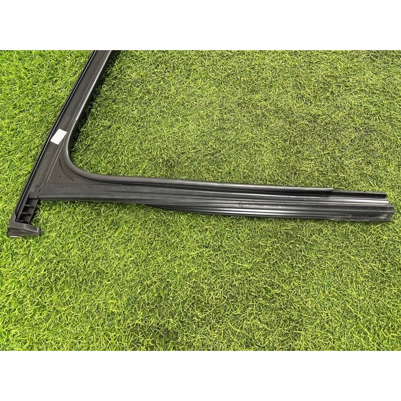 Молдинг стекла (кузов и элементы) Mercedes-Benz EQB 350 X243 2022 A2477252300