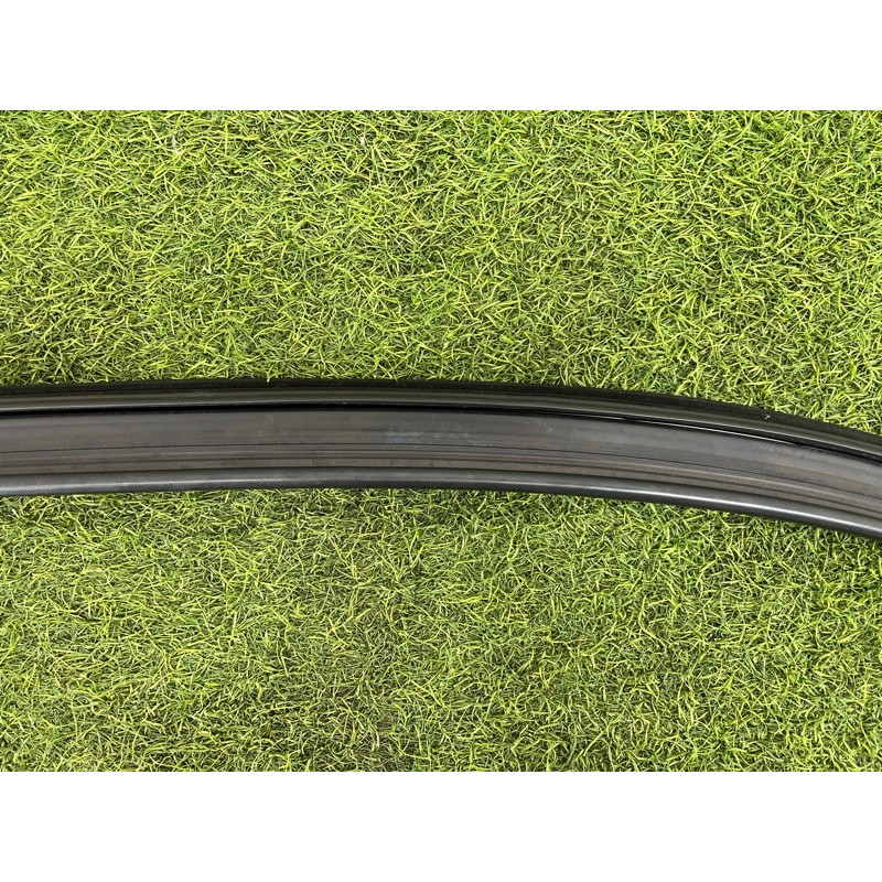 Молдинг стекла (кузов и элементы) Mercedes-Benz EQB 350 X243 2022 A2477252300