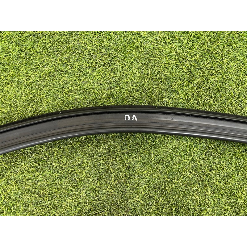 Молдинг стекла (кузов и элементы) Mercedes-Benz EQB 350 X243 2022 A2477252300