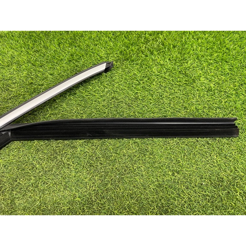 Молдинг стекла (кузов и элементы) Mercedes-Benz EQB 350 X243 2022 A2477252400