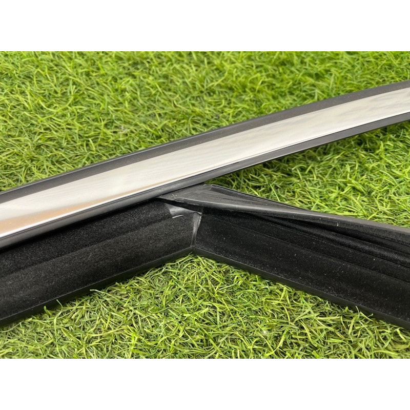 Молдинг стекла (кузов и элементы) Mercedes-Benz EQB 350 X243 2022 A2477252400