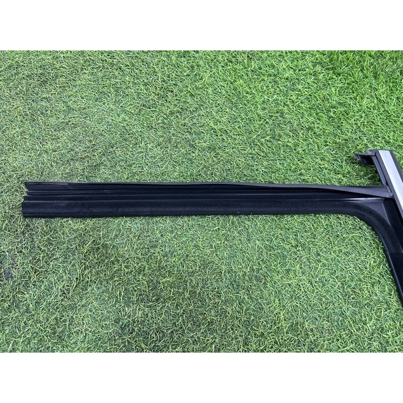 Молдинг стекла (кузов и элементы) Mercedes-Benz EQB 350 X243 2022 A2477352500