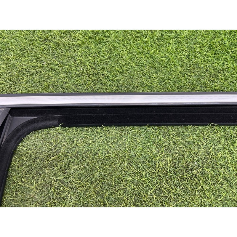 Молдинг стекла (кузов и элементы) Mercedes-Benz EQB 350 X243 2022 A2477352500