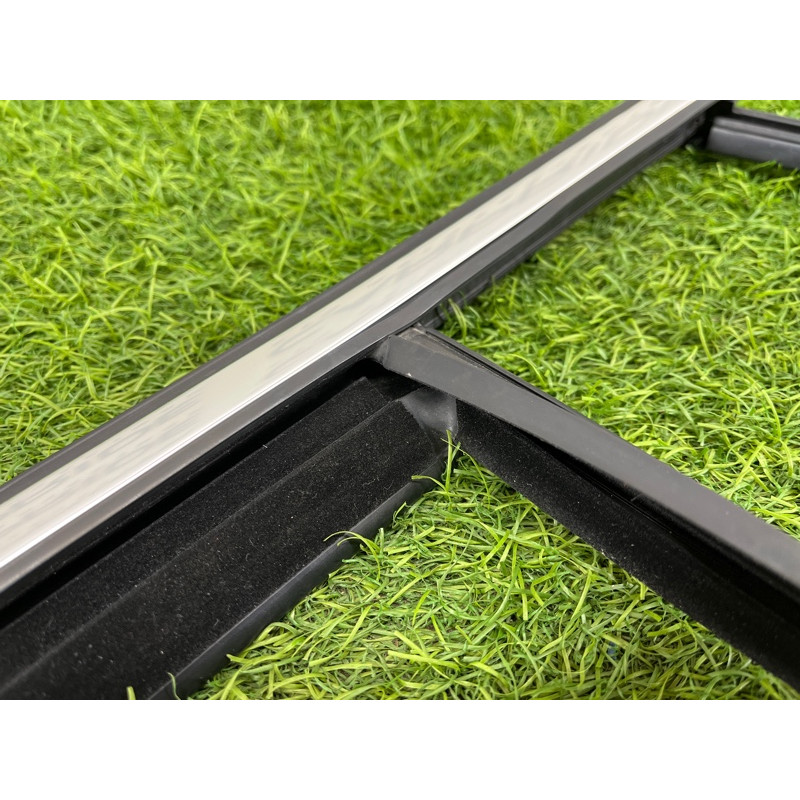 Молдинг стекла (кузов и элементы) Mercedes-Benz EQB 350 X243 2022 A2477352500