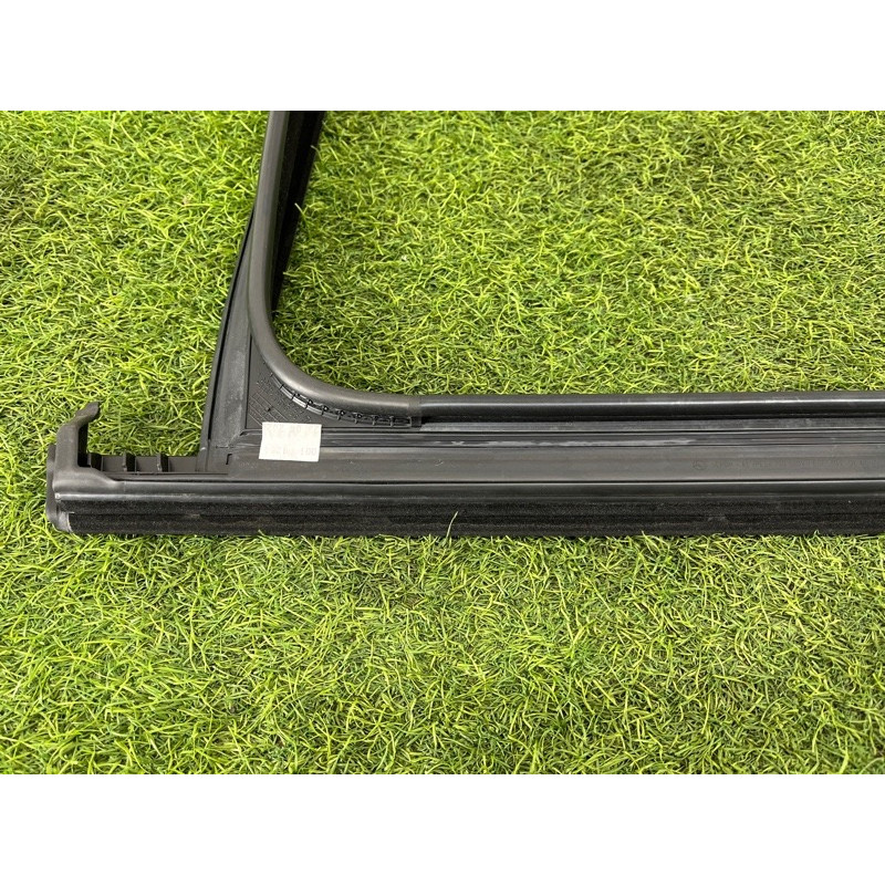 Молдинг стекла (кузов и элементы) Mercedes-Benz EQB 350 X243 2022 A2477352500