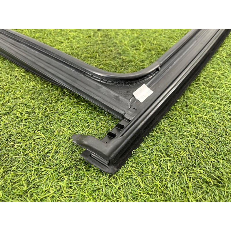 Молдинг стекла (кузов и элементы) Mercedes-Benz EQB 350 X243 2022 A2477352500