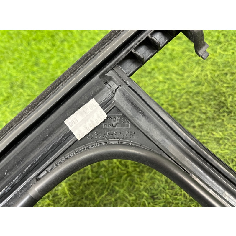 Молдинг стекла (кузов и элементы) Mercedes-Benz EQB 350 X243 2022 A2477352500