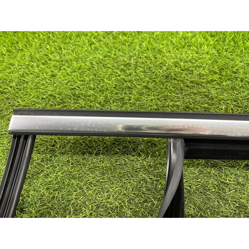 Молдинг стекла (кузов и элементы) Mercedes-Benz EQB 350 X243 2022 A2477352600