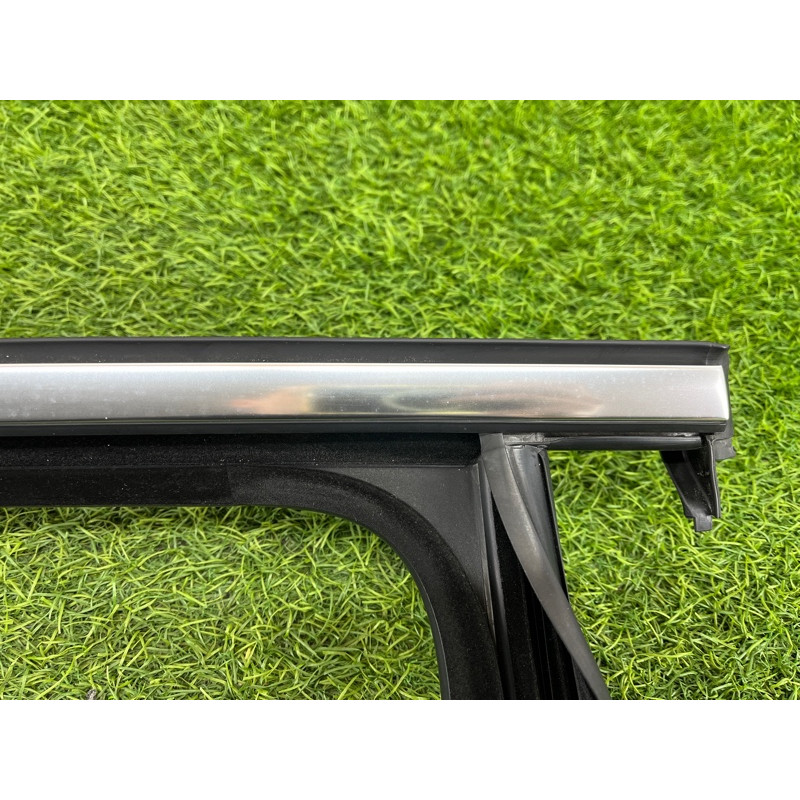 Молдинг стекла (кузов и элементы) Mercedes-Benz EQB 350 X243 2022 A2477352600