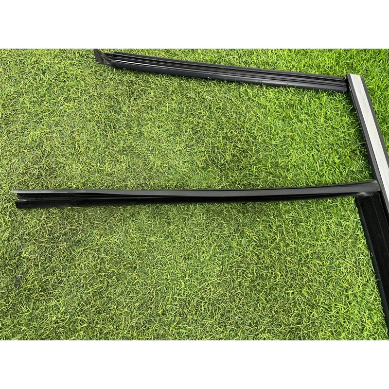 Молдинг стекла (кузов и элементы) Mercedes-Benz EQB 350 X243 2022 A2477352600