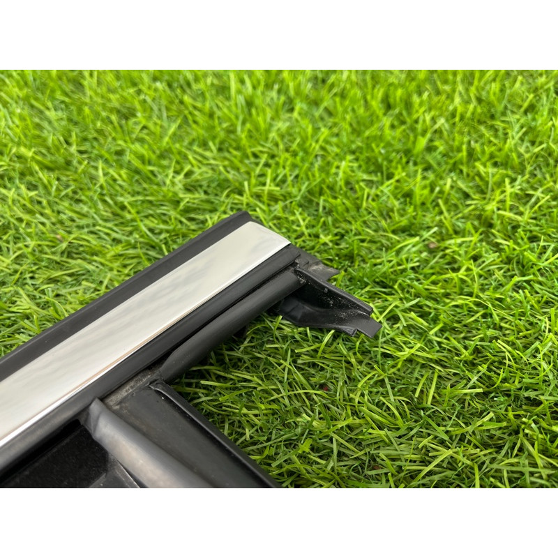 Молдинг стекла (кузов и элементы) Mercedes-Benz EQB 350 X243 2022 A2477352600