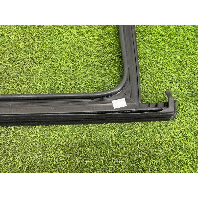 Молдинг стекла (кузов и элементы) Mercedes-Benz EQB 350 X243 2022 A2477352600