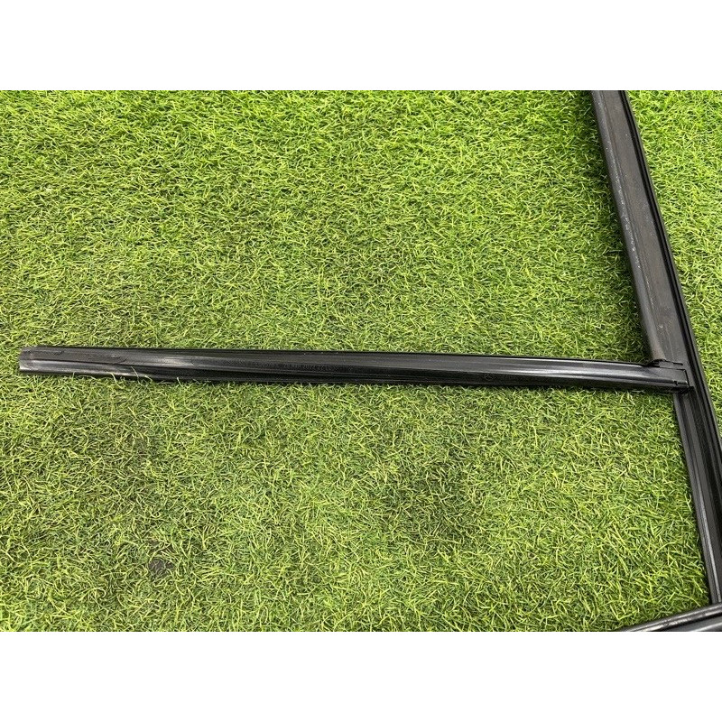 Молдинг стекла (кузов и элементы) Mercedes-Benz EQB 350 X243 2022 A2477352600