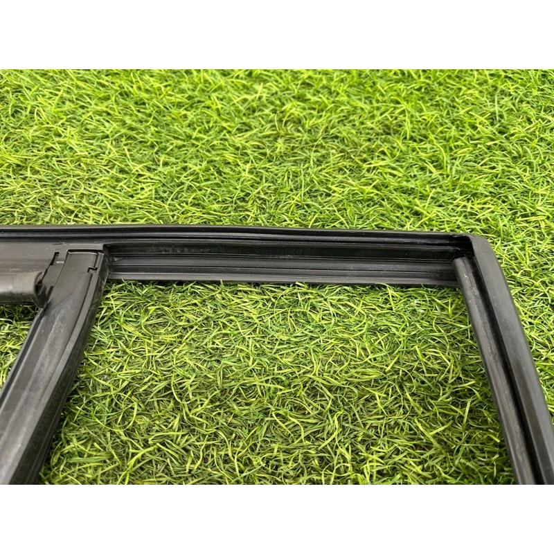 Молдинг стекла (кузов и элементы) Mercedes-Benz EQB 350 X243 2022 A2477352600