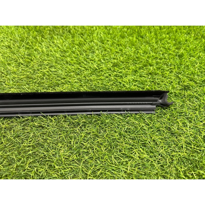 Молдинг стекла внутренний (наружные элементы кузова) Mercedes-Benz EQB 350 X243 2022 A2477256401