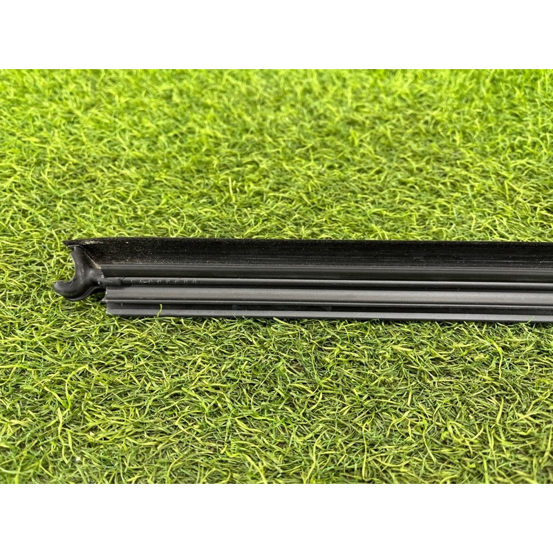 Молдинг стекла внутренний (наружные элементы кузова) Mercedes-Benz EQB 350 X243 2022 A2477358401