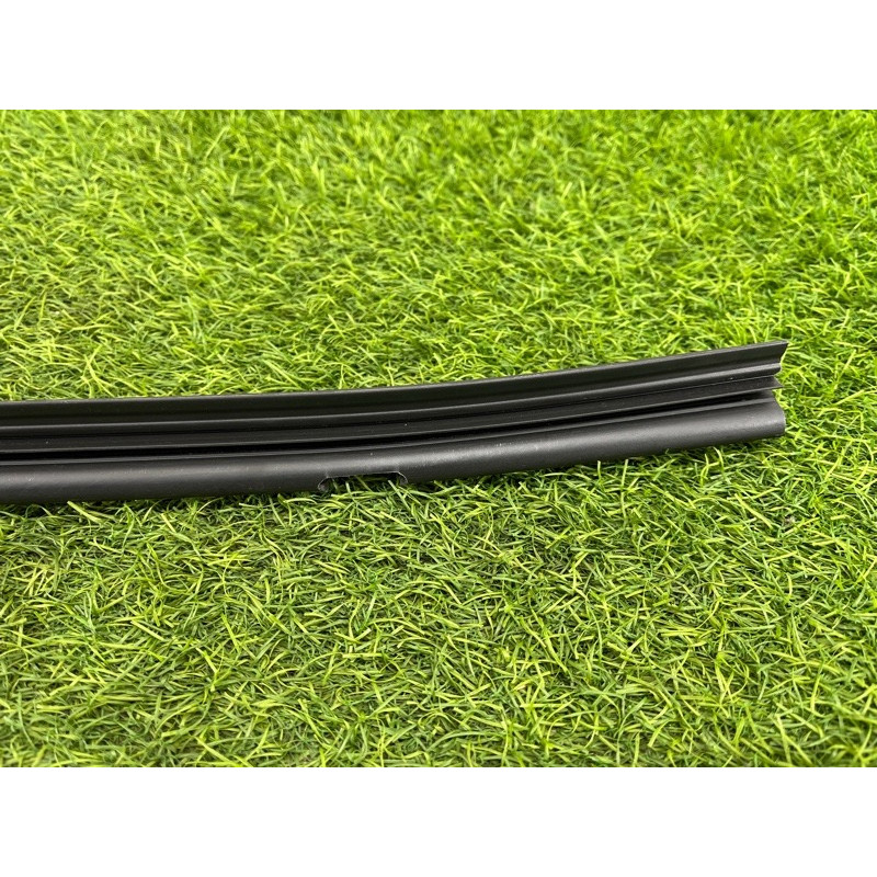 Молдинг стекла внутренний (наружные элементы кузова) Mercedes-Benz EQB 350 X243 2022 A2477358401