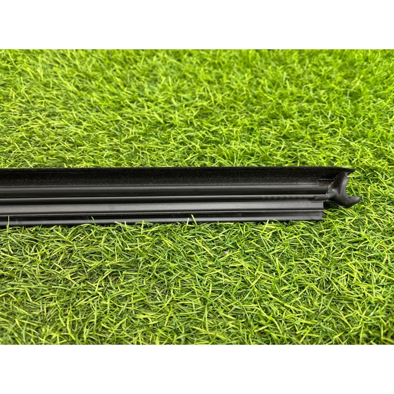 Молдинг стекла внутренний (наружные элементы кузова) Mercedes-Benz EQB 350 X243 2022 A2477358301