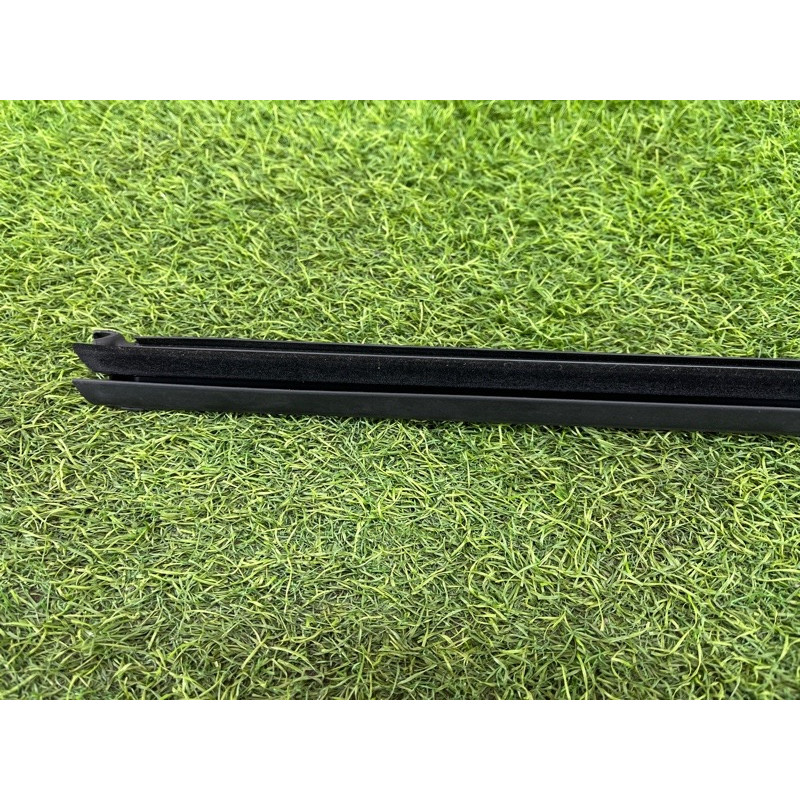 Молдинг стекла внутренний (наружные элементы кузова) Mercedes-Benz EQB 350 X243 2022 A2477358301