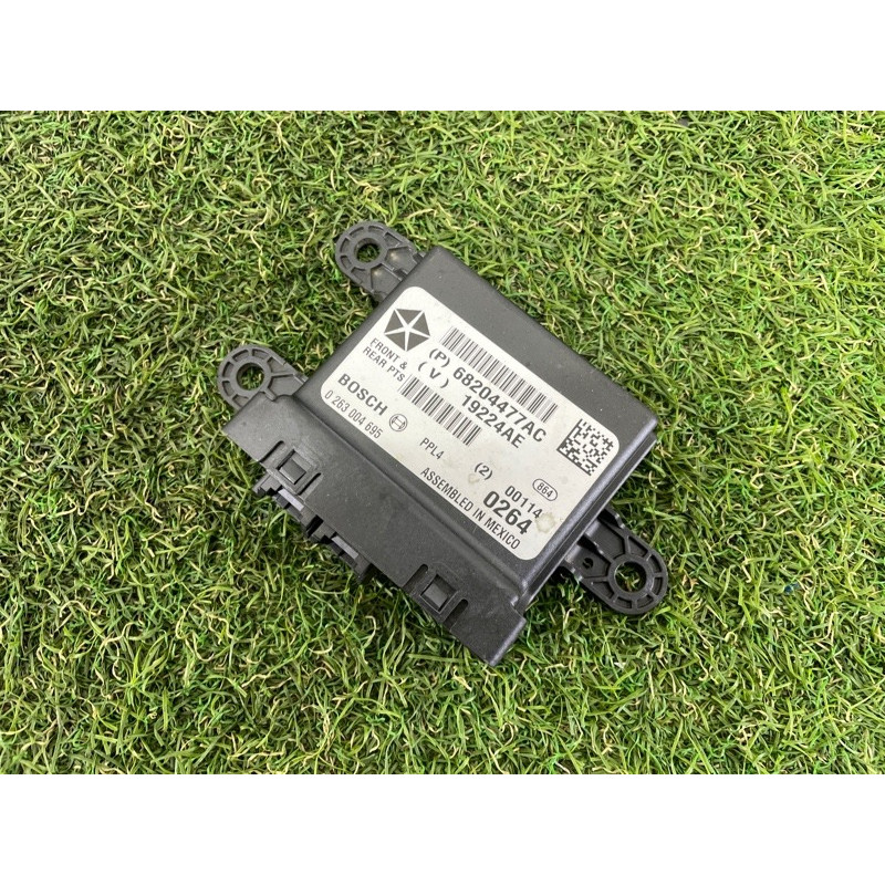 Блок управления парктрониками (электрика / блоки управления) Jeep Grand Cherokee WK2 2014 3.0 Diesel 68204477AC