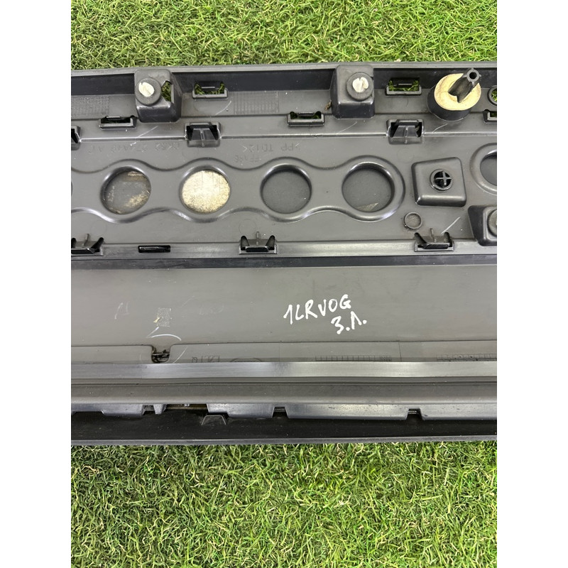 Накладка двери внешняя (кузов и элементы) LAND ROVER Range Rover L405 2016 5.0 LR038856