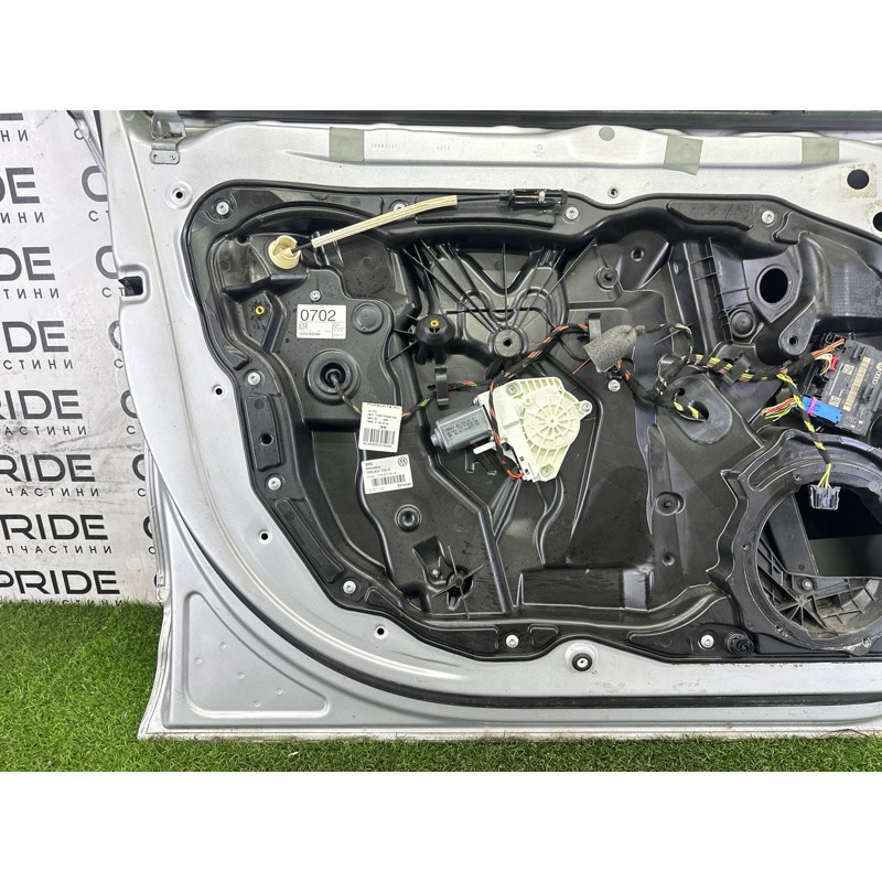 Дверь (наружные элементы кузова) Volkswagen Touareg NF 2013 3.6 7P0831055