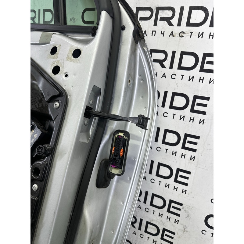 Дверь (наружные элементы кузова) Volkswagen Touareg NF 2013 3.6 7P0831055