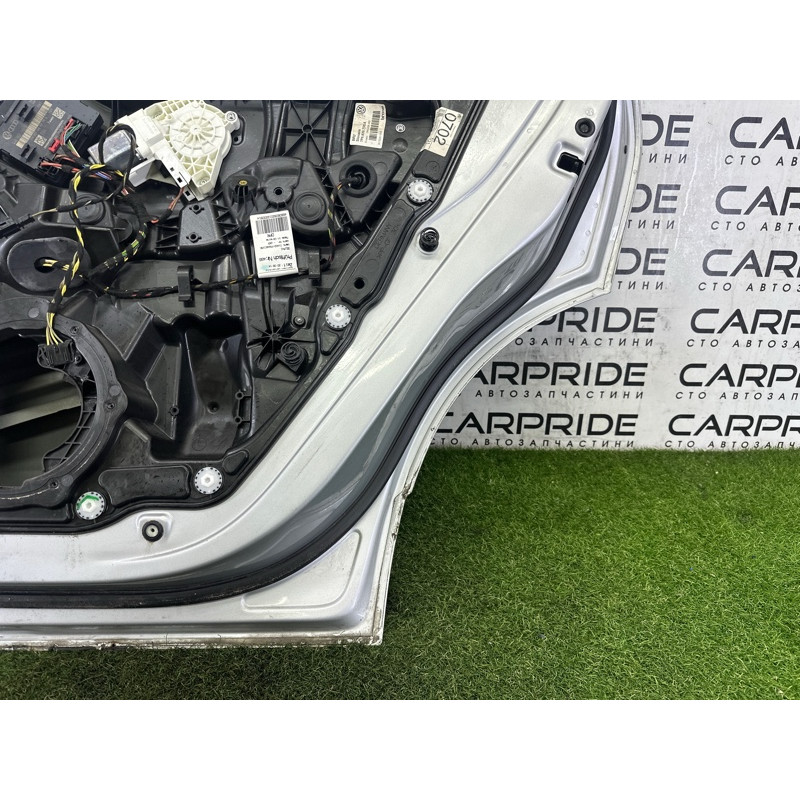 Дверь (наружные элементы кузова) Volkswagen Touareg NF 2013 3.6 7P0833056