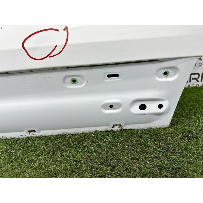 Дверь (наружные элементы кузова) Volkswagen Touareg NF 2013 3.0 Hybrid 7P0833055