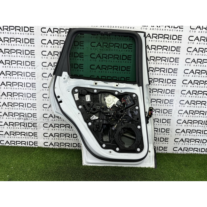 Дверь (наружные элементы кузова) Volkswagen Touareg NF 2013 3.0 Hybrid 7P0833055