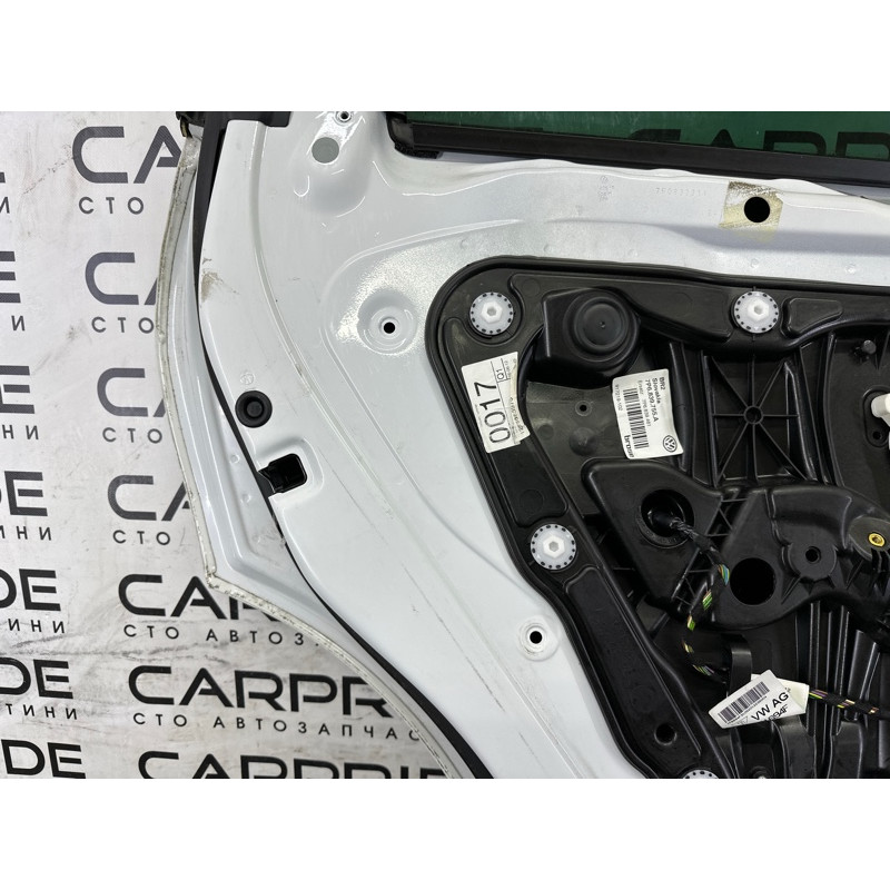 Дверь (наружные элементы кузова) Volkswagen Touareg NF 2013 3.0 Hybrid 7P0833055