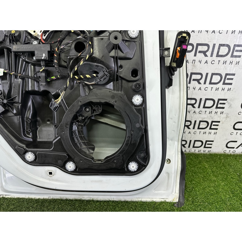 Дверь (наружные элементы кузова) Volkswagen Touareg NF 2013 3.0 Hybrid 7P0833055